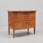 1219 1272 CHEST OF DRAWERS